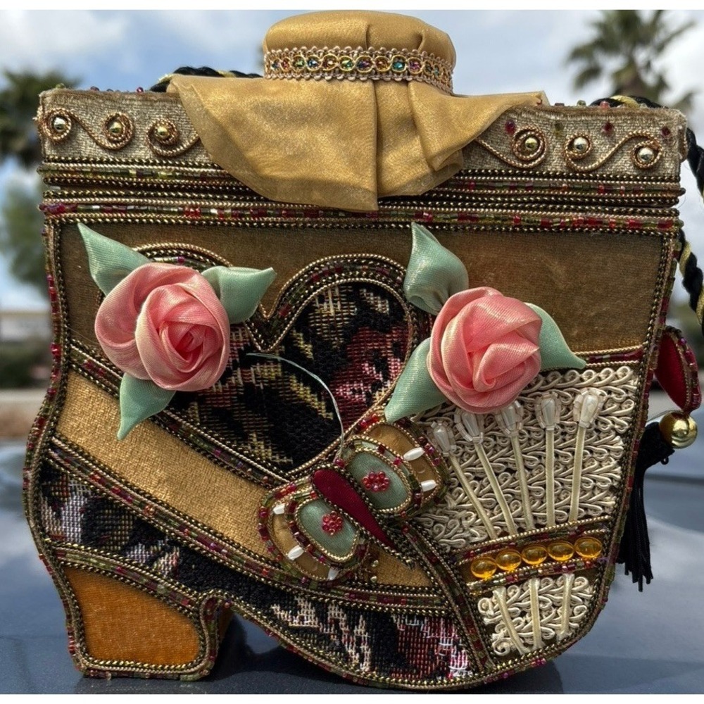 Vtg Braciano collectable Victorian Box Purse Embellished Beaded Gold Velvet